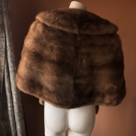 Vintage Mink Fur cape w/pockets & pop up collar - Picture 6 of 9